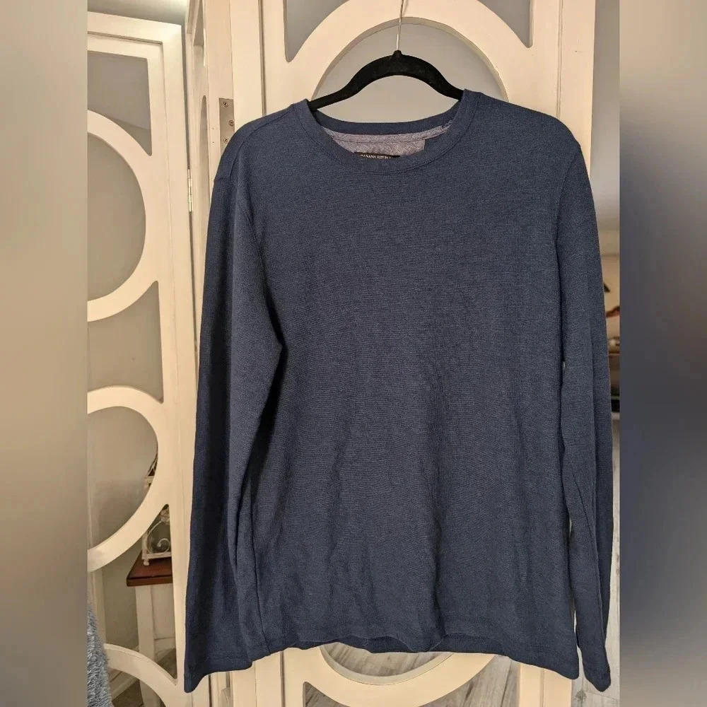 Banana republic crew  neck large